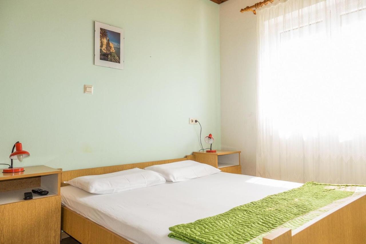 Apartments Pahljina Palit Buitenkant foto